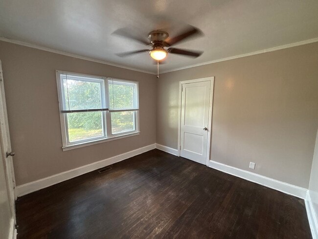Building Photo - 410 Blacksnake Rd