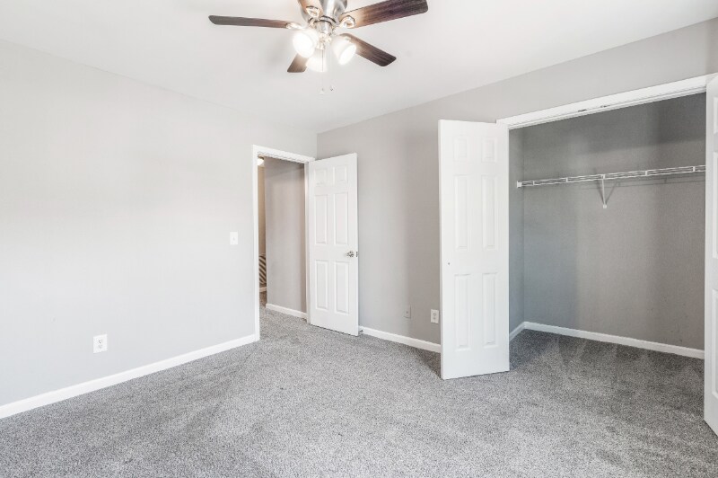 Building Photo - 109 Creekside Dr