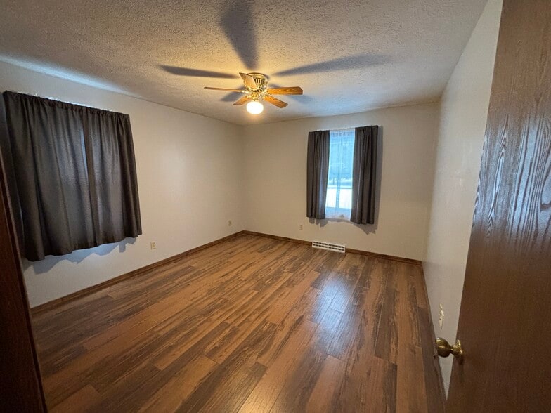 Building Photo - 1949 Richwood Dr