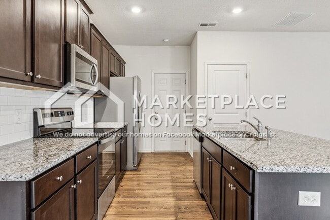 Building Photo - 1425 Willow Springs Dr