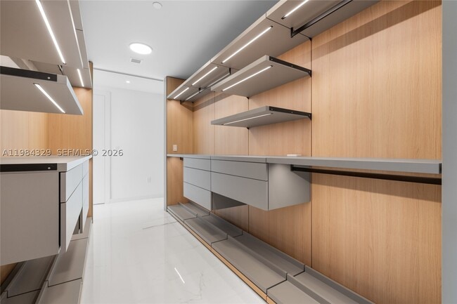 Building Photo - 300 Biscayne Blvd