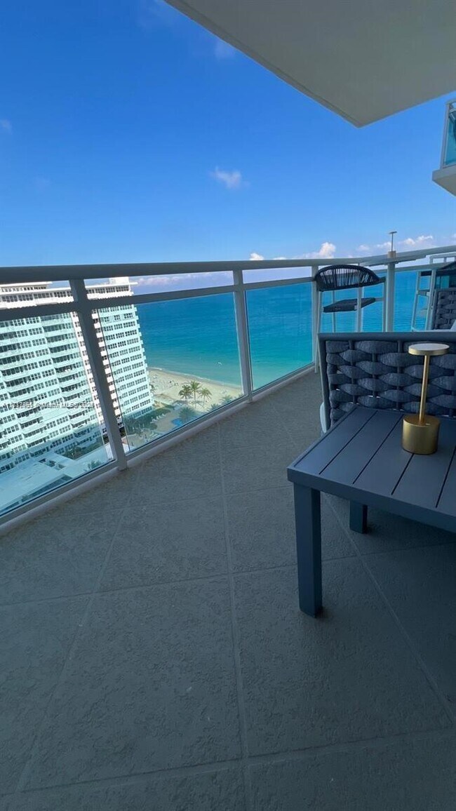 Building Photo - 3900 Galt Ocean Dr