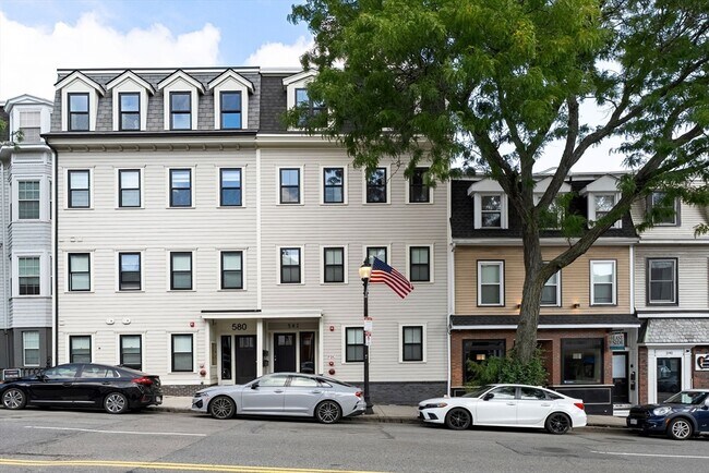 Building Photo - 582 E Broadway