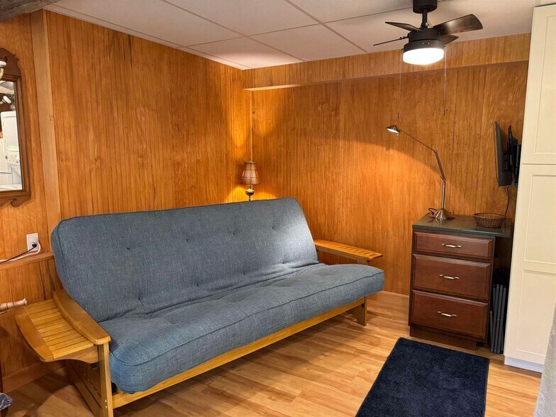 Building Photo - 529 Valley