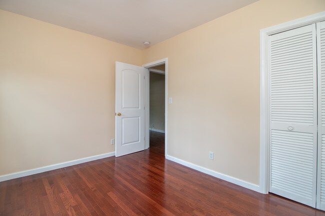 Building Photo - 5107 Overland Ave