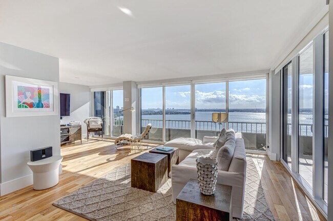 Building Photo - 5510 N Ocean Dr