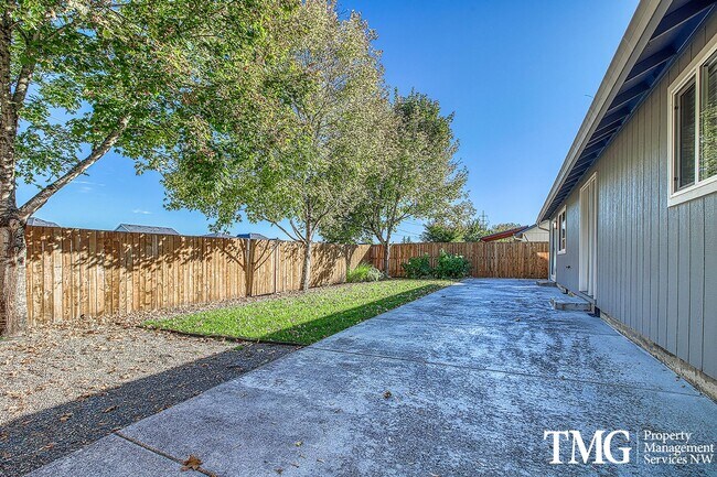 Building Photo - Stylish One-Level Living in East Vancouver!