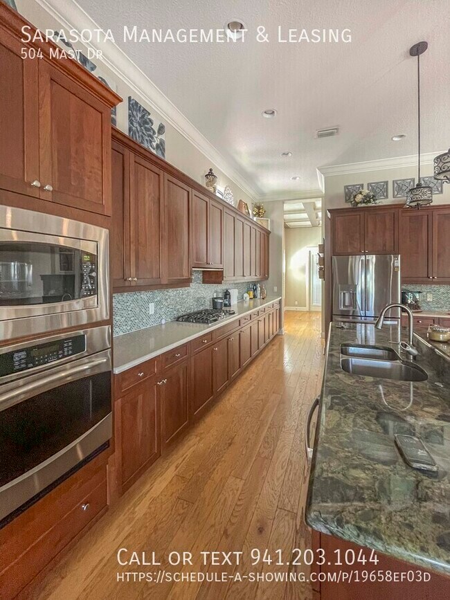 Building Photo - 504 Mast Dr