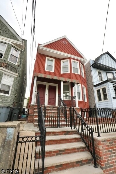 Building Photo - 38 Gates Ave