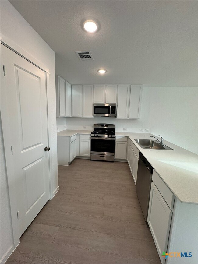 Building Photo - 3563 Prominence St