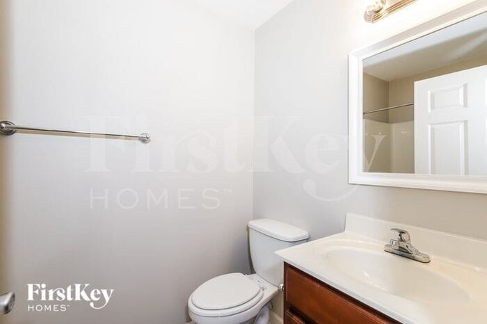 Building Photo - 4971 Trent Hill Dr