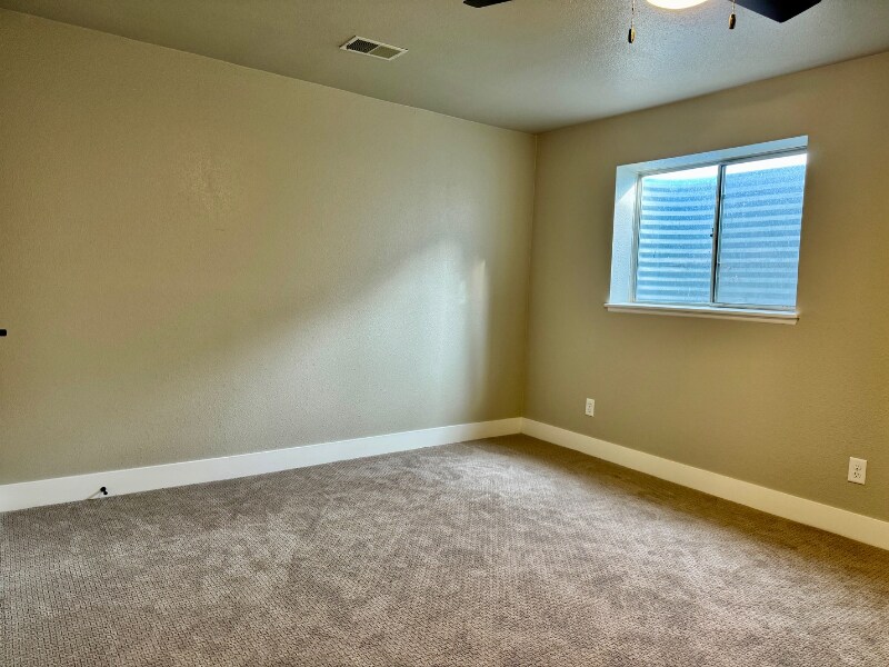 Building Photo - 4512 Pierce Ave