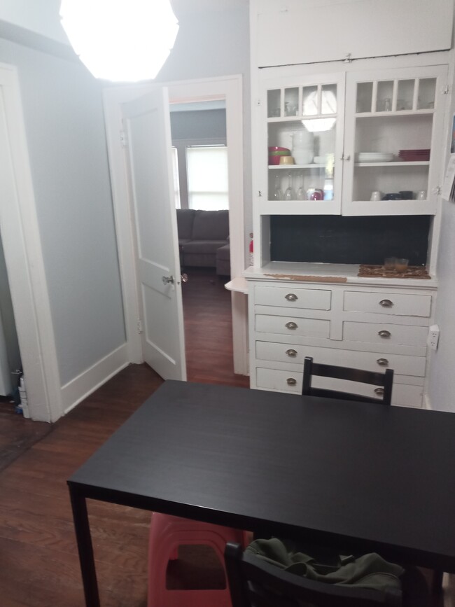 Dining room - 1539 Westheimer Rd