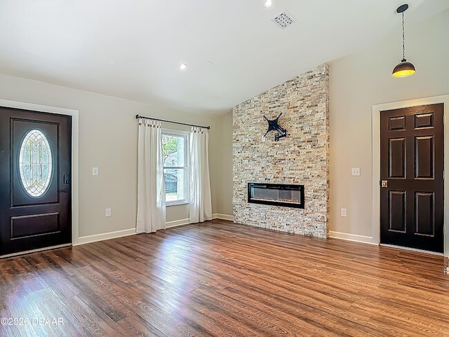 Building Photo - 14 Zollinger Pl