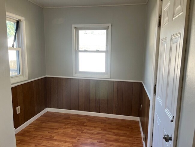 Building Photo - 3BR South Akron Classic with Deck, 2-Car G...