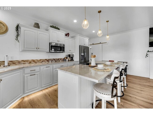 Building Photo - LUXURY FURNISHED ADU FOR RENT – 915 Sq. Ft. Private Retreat, Utilities included!