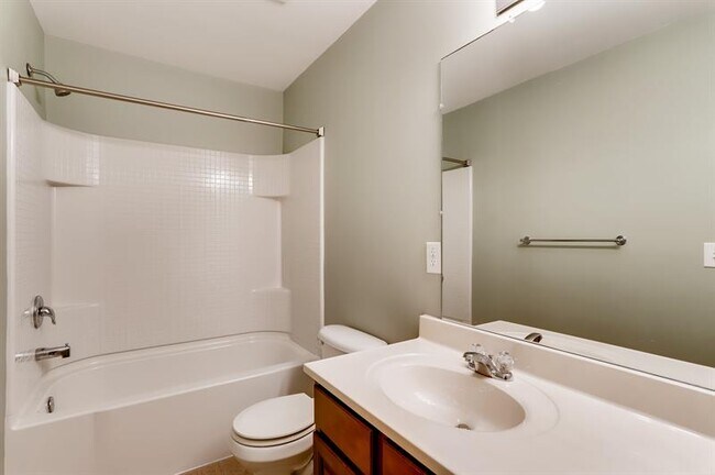 Building Photo - 1022 Harmony Ln