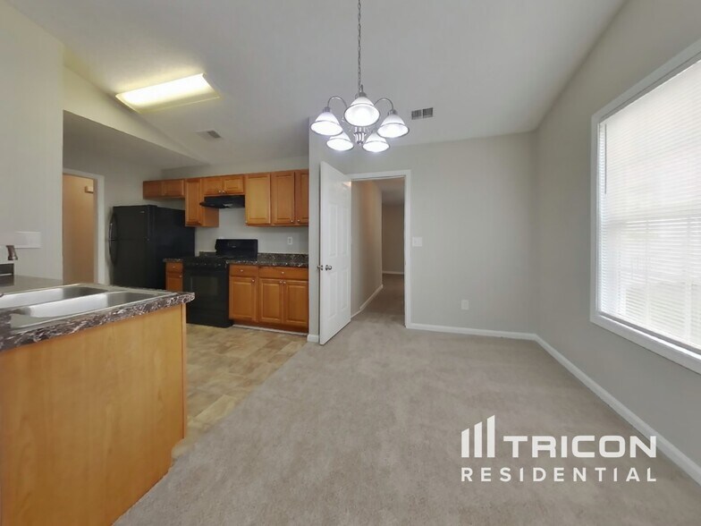 Building Photo - 172 Greystone Cir