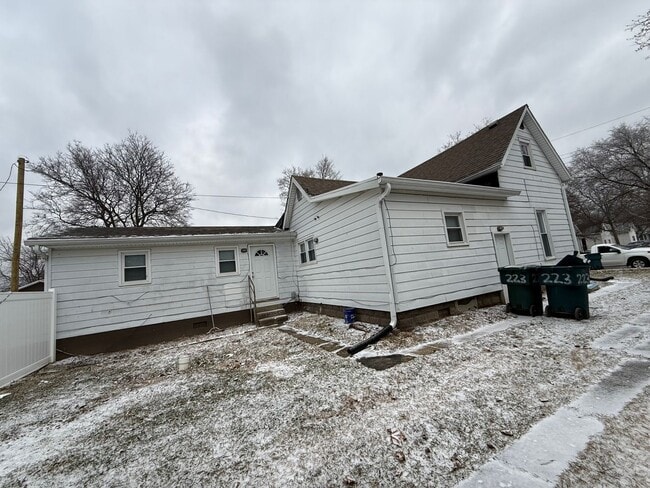 Building Photo - 223 S McKinley Ave