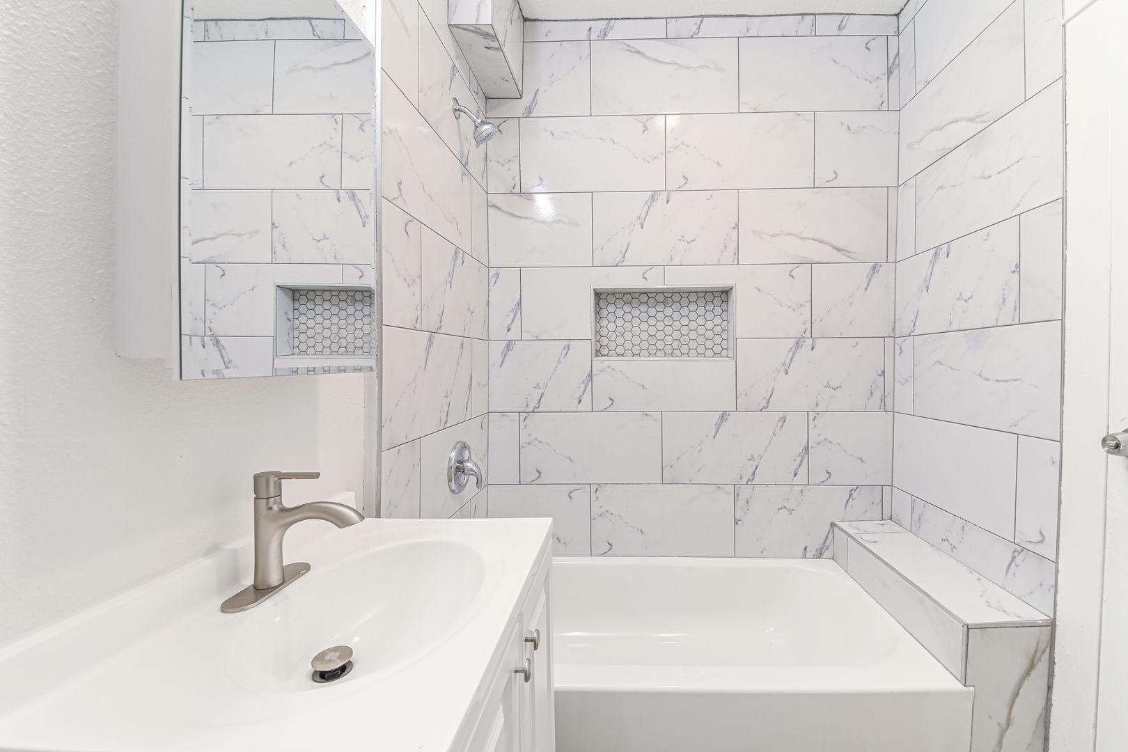 Building Photo - 736 Olive Ave