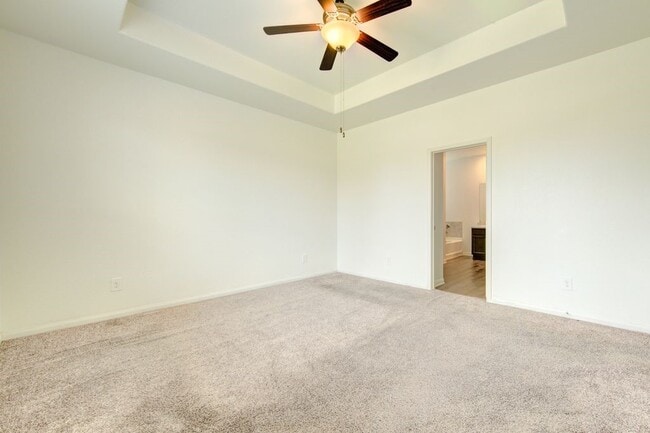 Building Photo - 14469 Sugar Pines Dr