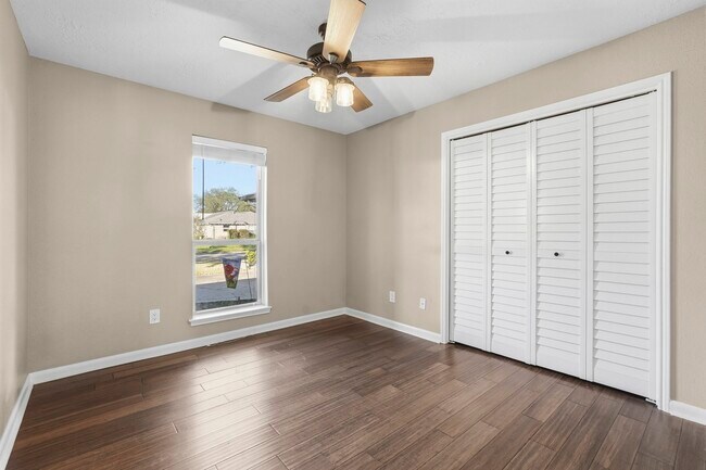 Building Photo - 6231 Autumn Forest Dr