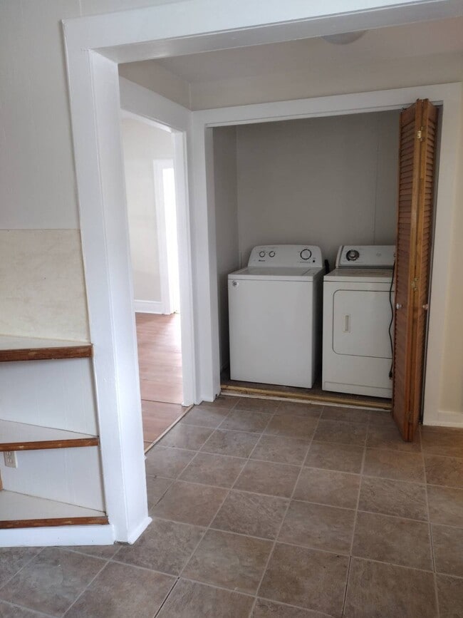 Building Photo - 249 First St