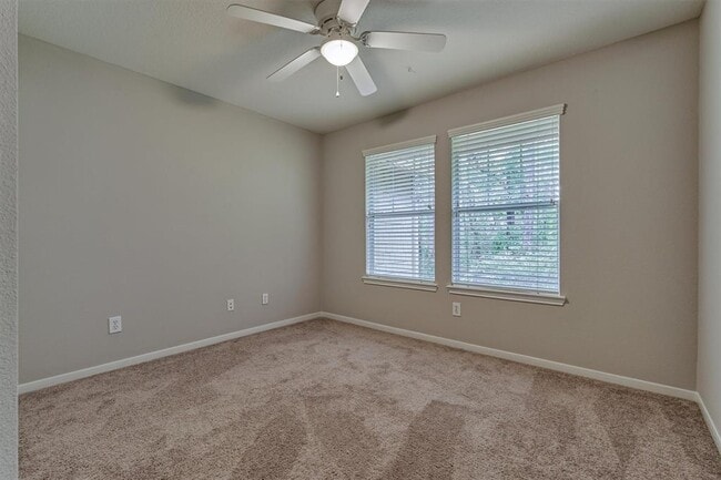 Building Photo - 83 Woodlily Pl