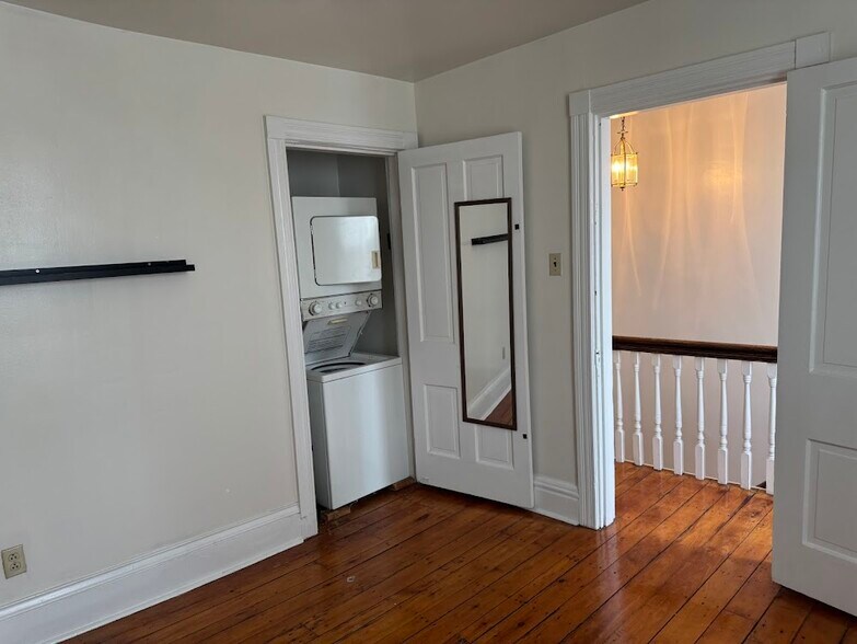 Building Photo - 5431 Howe St