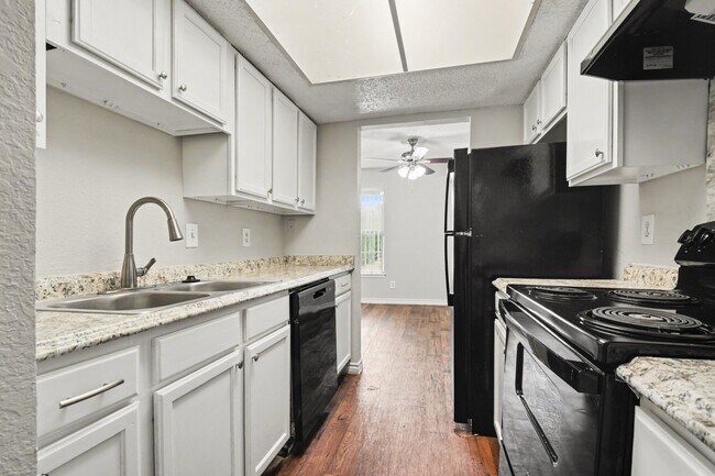 Building Photo - 3603 W Northgate Dr