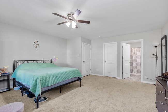 Building Photo - 2446 Gracie White Cir