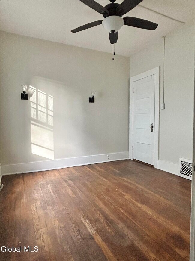 Building Photo - 1204 19th St