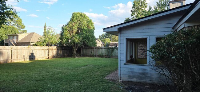 Building Photo - 6213 W Oxbow Loop