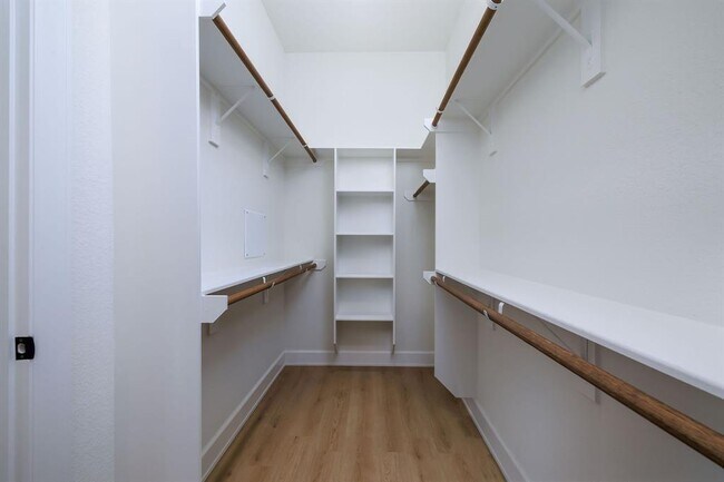 Building Photo - 3546 Seabrook St