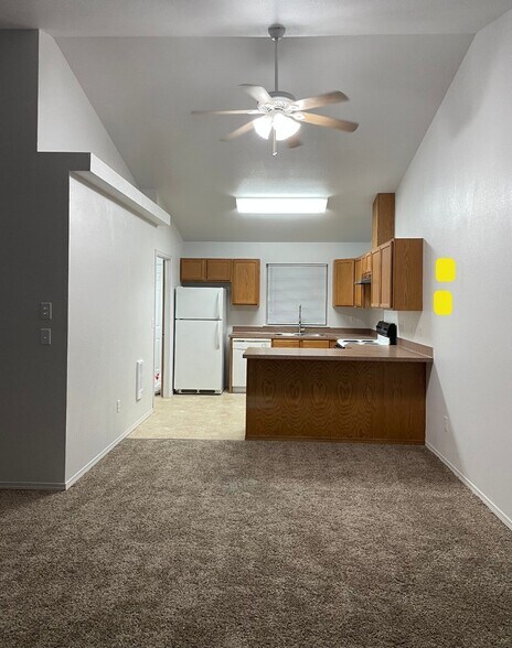 Building Photo - 803 N 20th Ave