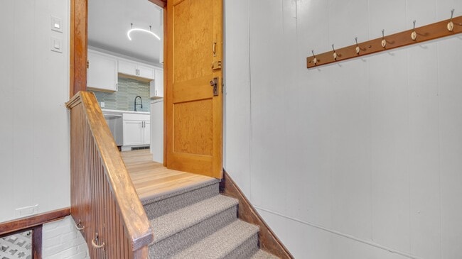 Building Photo - 715 N 14th St