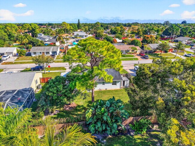 Building Photo - 4896 Neros Dr