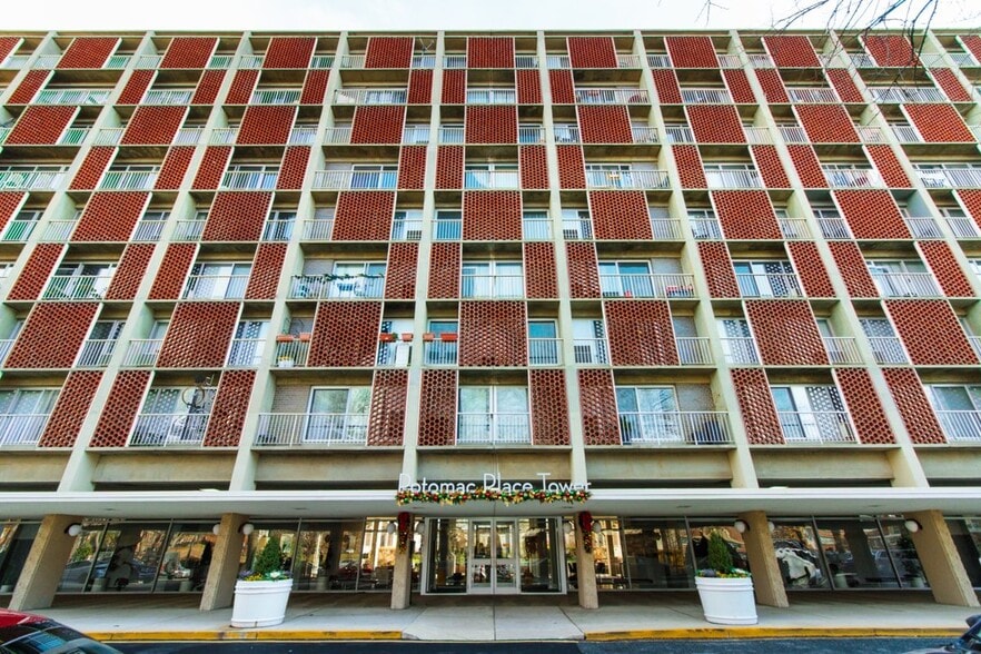 Building Photo - 800 4th St SW