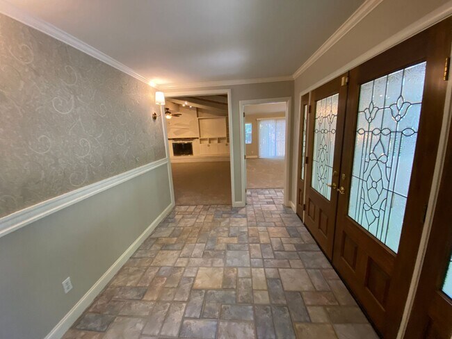 Building Photo - Spacious home in Green Acres coming soon!