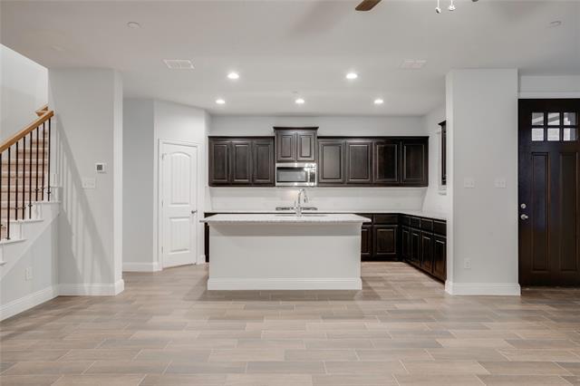 Building Photo - 5548 Crawford Dr