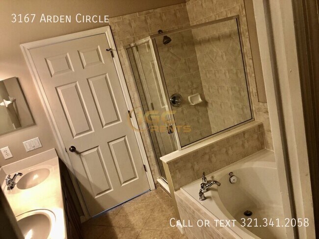 Building Photo - 3167 Arden Cir