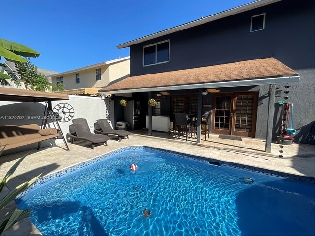 Building Photo - 9710 SW 13th St