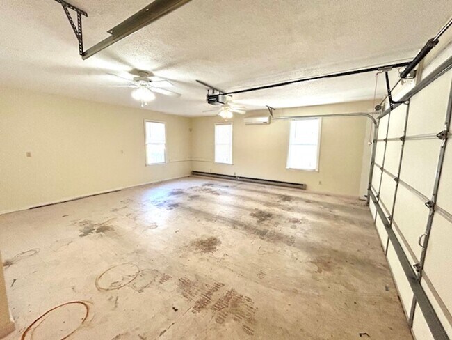 Building Photo - Beautiful Home for Rent in the Heart of Madison