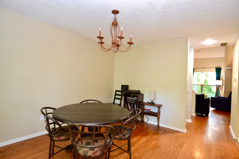Building Photo - 1111 Island Woods Dr