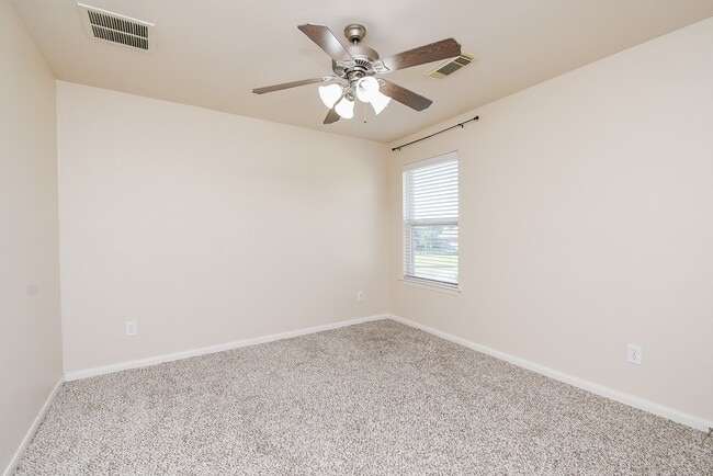 Building Photo - 6203 Ledger Ln