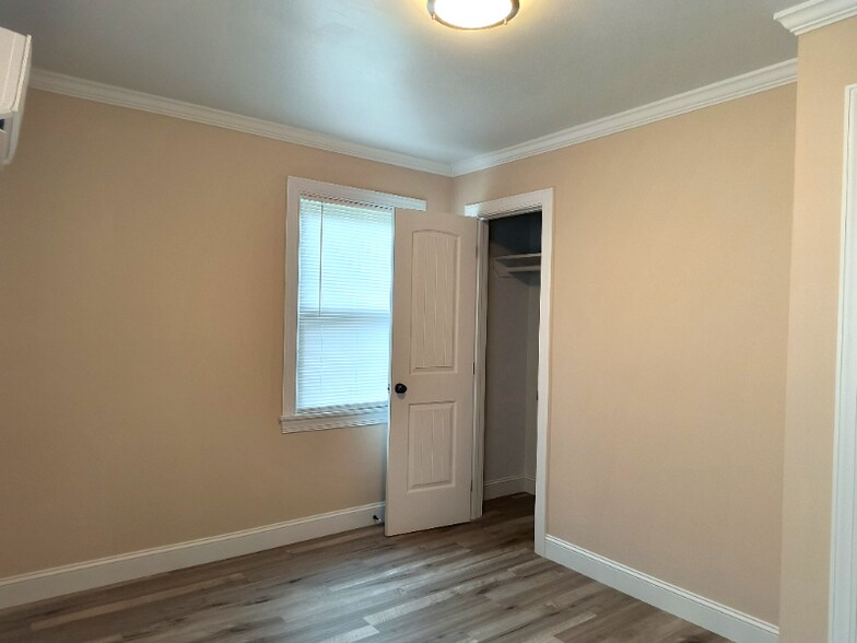 Building Photo - 532 Harwell Ave