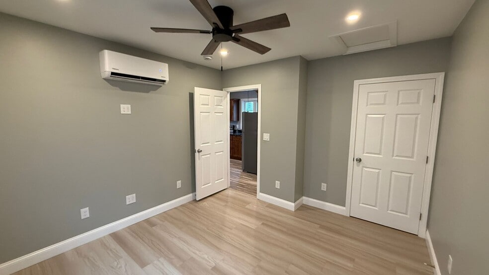 Building Photo - 614 Alden St