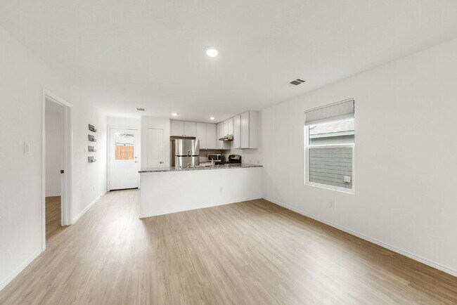 Building Photo - 14805 Saw Ml