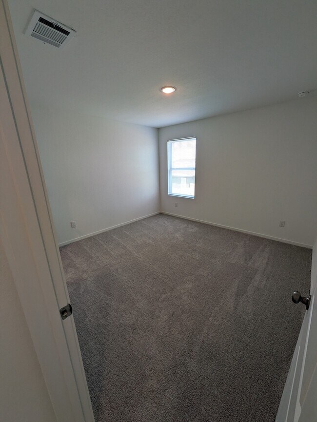 Building Photo - 8535 Willow Bend