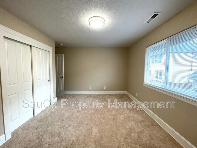 Building Photo - 12766 NW Bayonne Ln